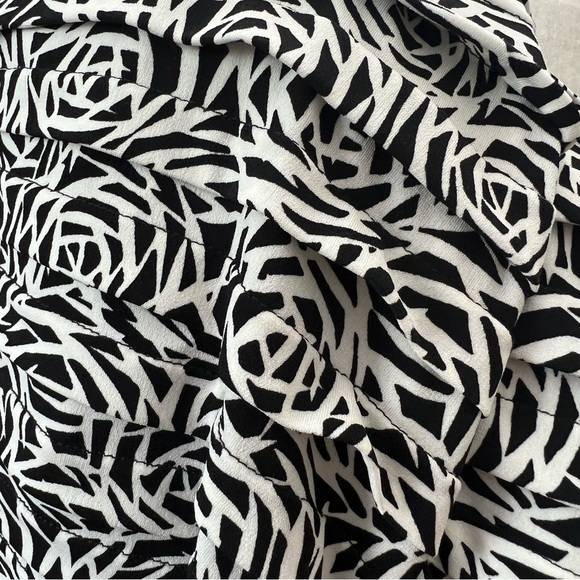 London Times Sleeveless Ruffle Dress Size 10 - Picture 6 of 8